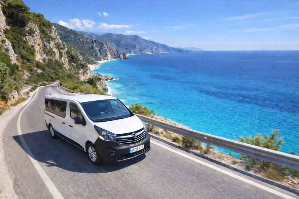 inchiriez microbuz 8+1 Opel Vivaro,Renault Trafic