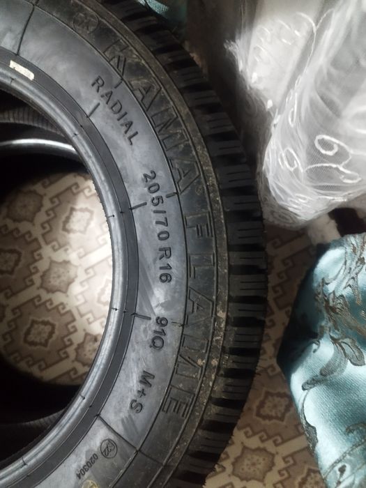 Покрышки на продажу две