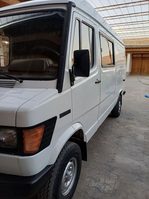 Mercedes-D208 yuk