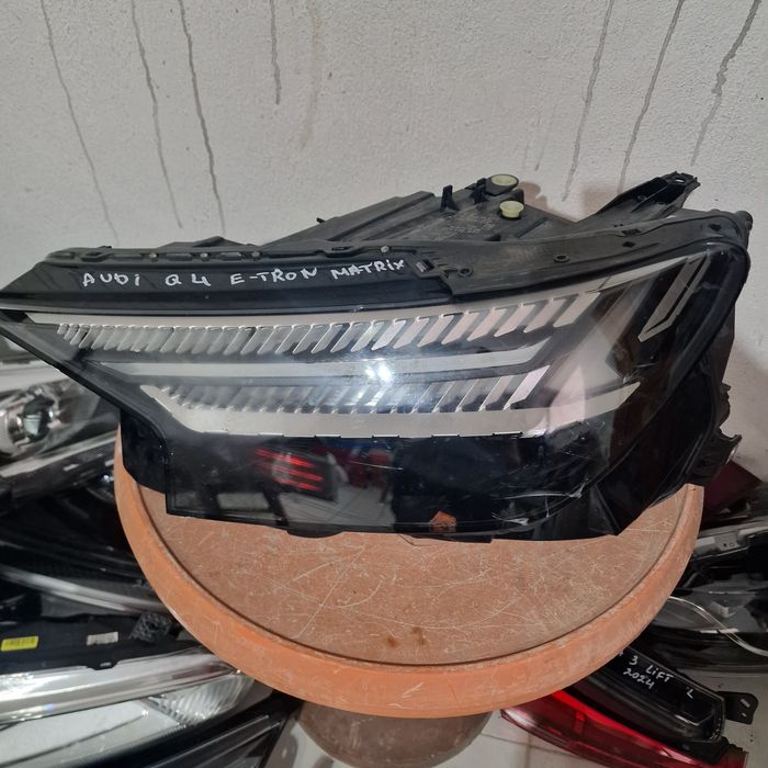 Audi Q4 E-tron matrix  2023 ляв фар