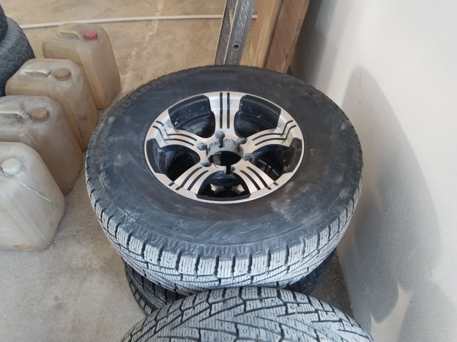 Шыный с диском в отличном состоянии