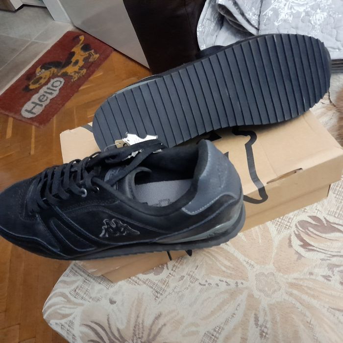 Маратонки Umbro естествена кожа  цена 70 лв. мъжки 43номер