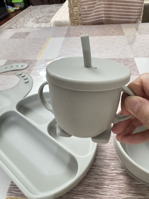 Продам детскую посуду для малышей