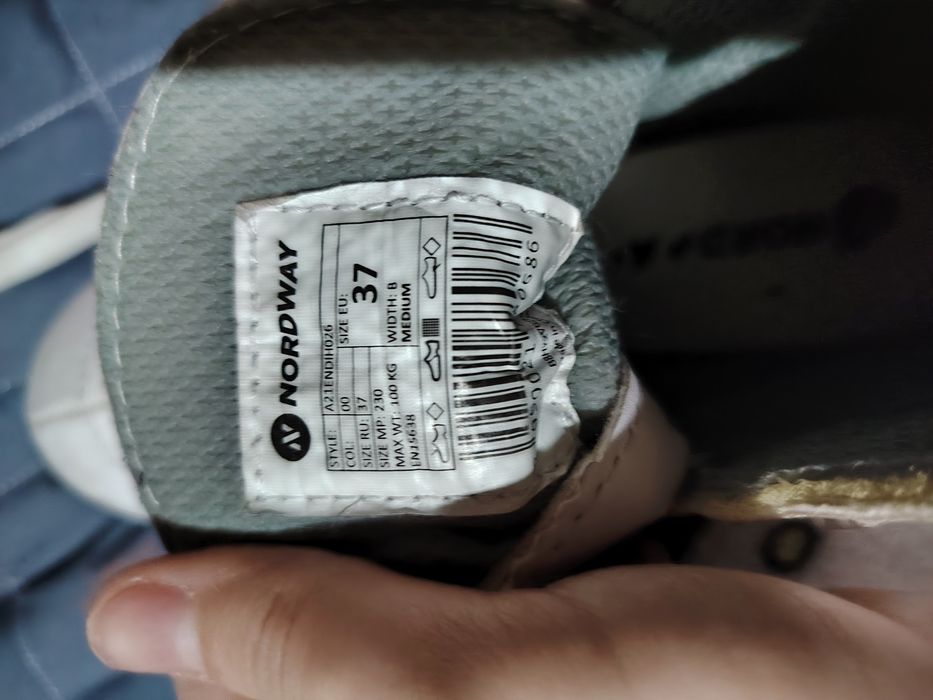 Продам коньки 37 размер