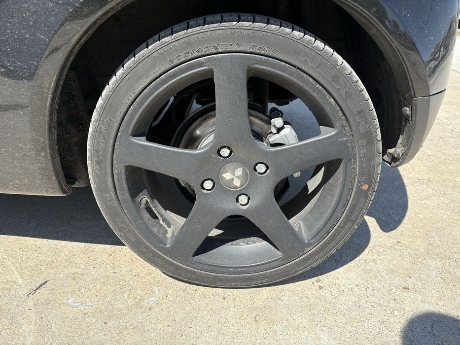 Джанти с гуми 205/40/17 4x114.3 митцубиши колт