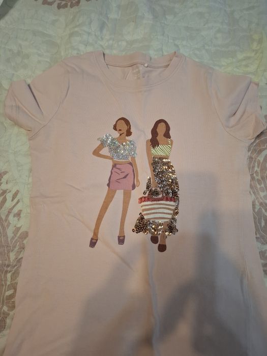 Футболка на девочку 8-9 лет