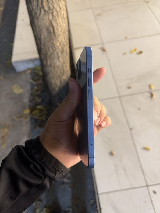 Продам iphone 13 128
