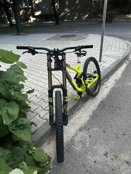 Commencal downhill