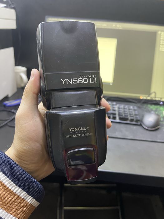 Вспышка YN560III