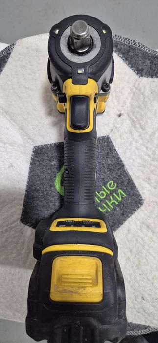 Гайковерт Dewalt DCF921