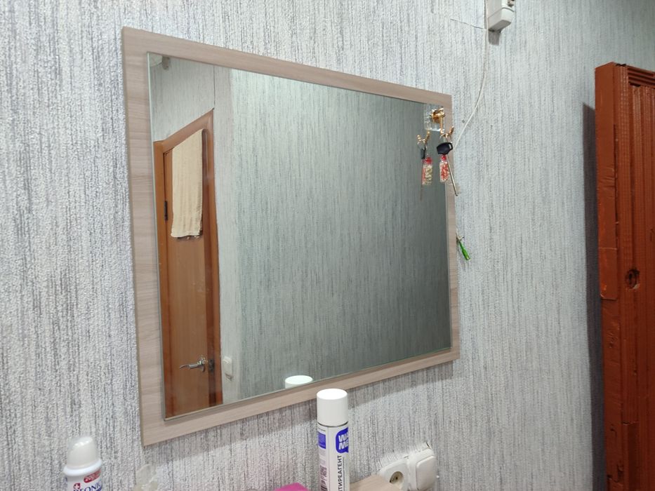 Настенная зеркало , зеркало