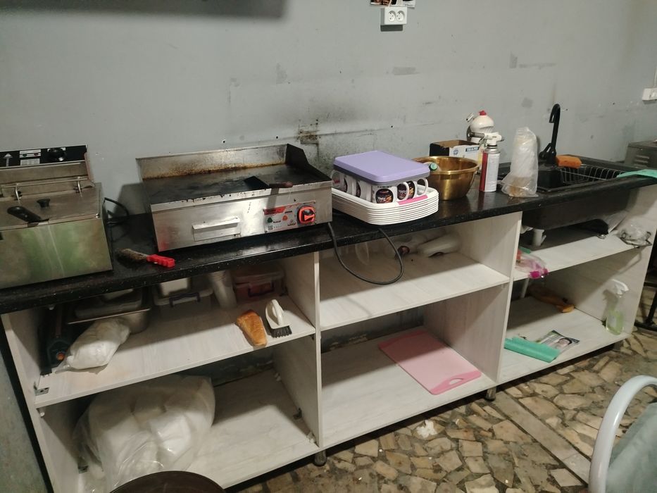 Fast food uchun jixozlari va xoladelniklar