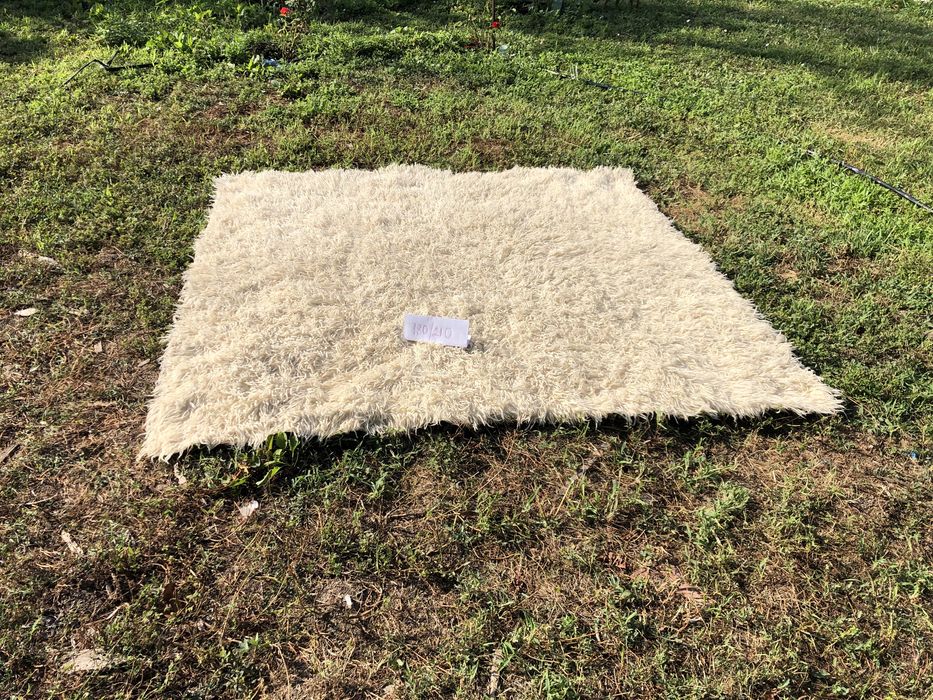 бял китеник за спалня