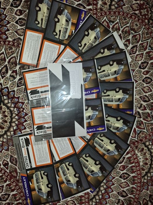 Avto nakleyka damas, va bowqa turdagi nakleykalar.