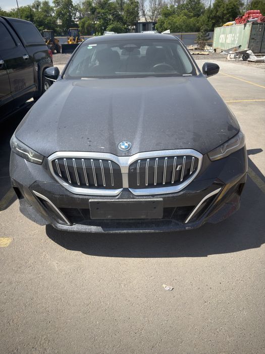 BMW i5 40L M-Sport 2025 yil full dop opsiya