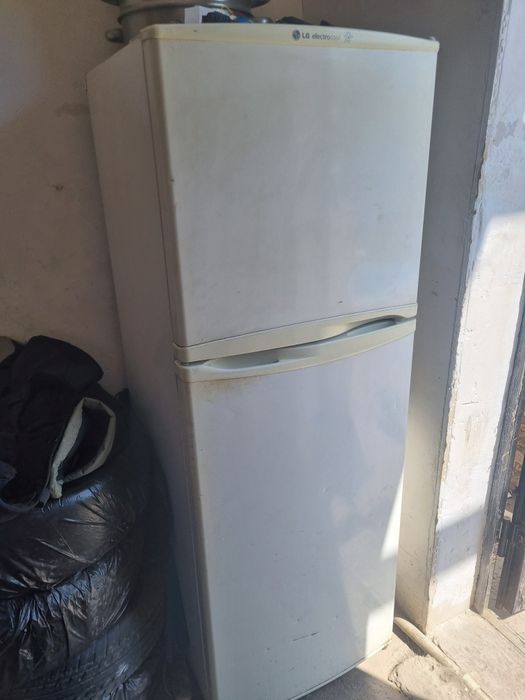 продам холодильник