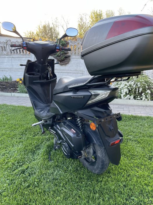 Скутер beetle  bolt