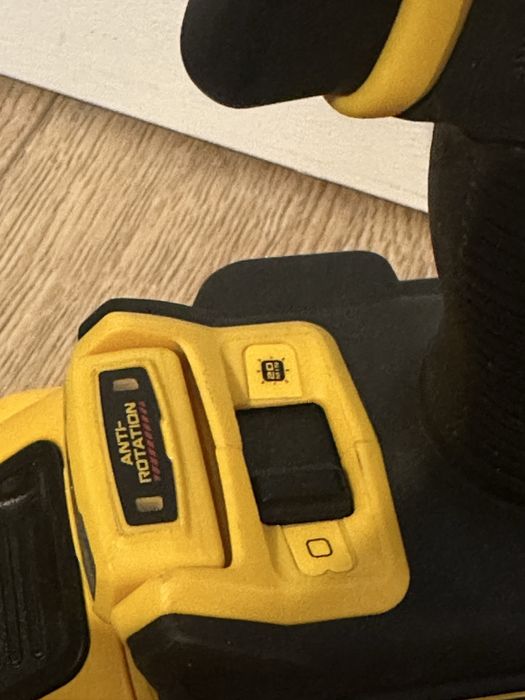Filetantă Dewalt 18v brushless DCD805 cu baterie de 5 ah
