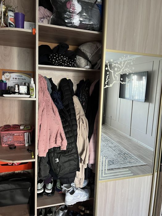 Прихожий шкаф в отличном состояний