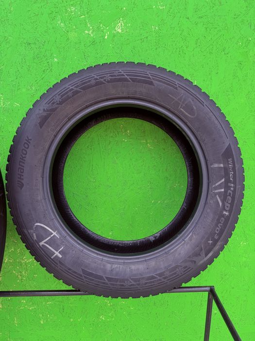 235/60/18 M+S HANKOOK DOT2022 Profil 7.5mm aproape noi
