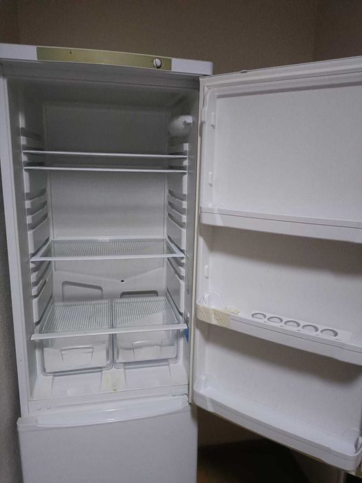 Холодильник Indesit