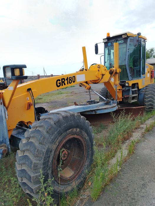 Автогрейдер XCMG GR-180