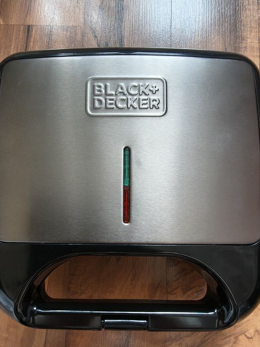 Продавам нов  уред за сандвичи  Black & Decker