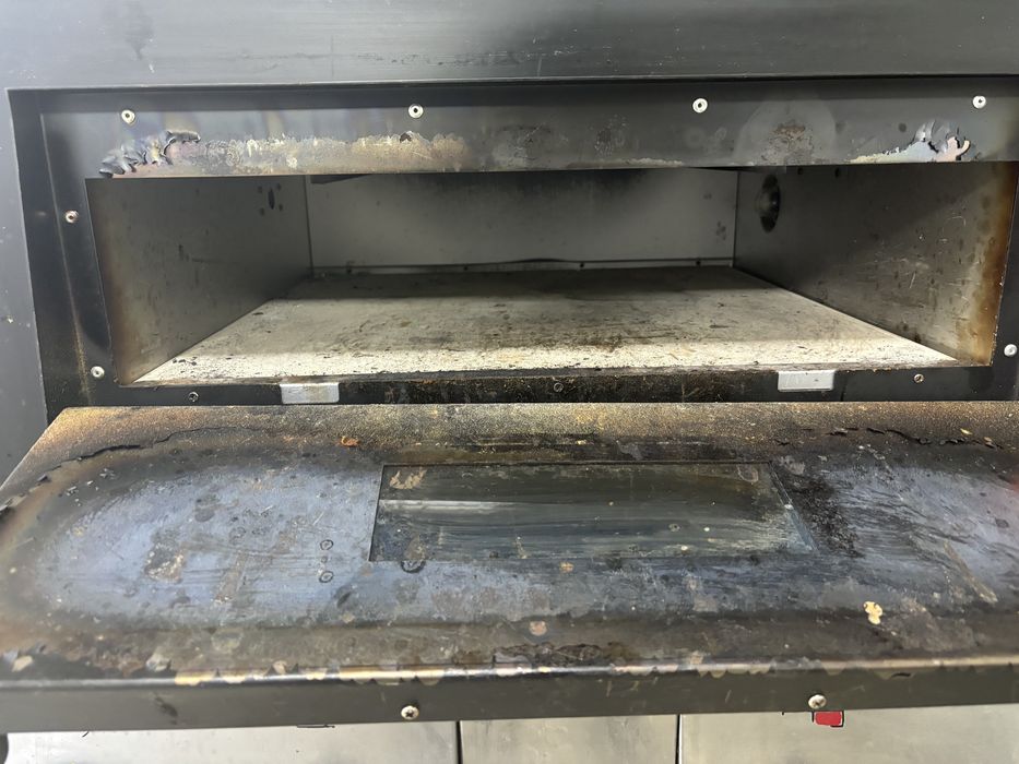 Пицца печь.