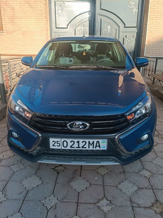 Lada Vesta Cross 2018 sotiladi