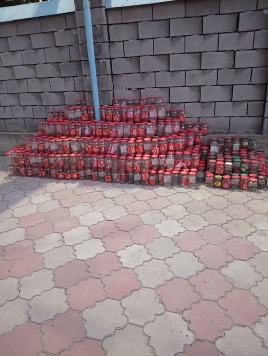 Банки из под томата литровые и 750граммовые