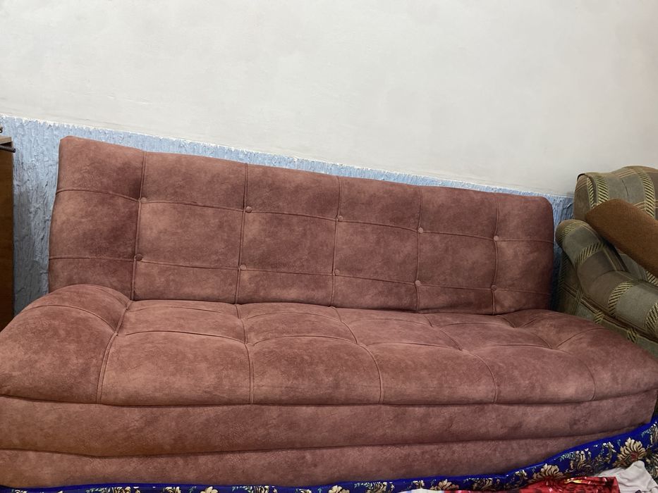 Продается диван, почти новый