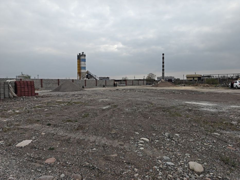 Чирчик промзонада 1-гектар ер сотилади