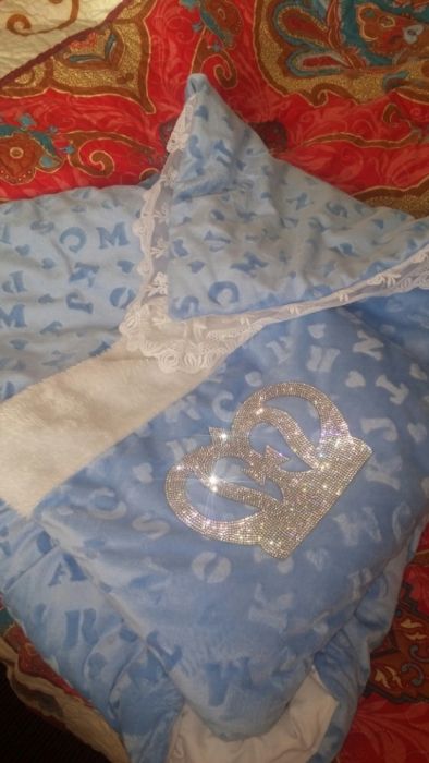 Продам выписной детский уголок