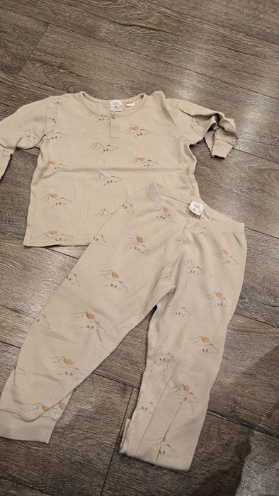 Пижама на Zara размер 110см  4-5год