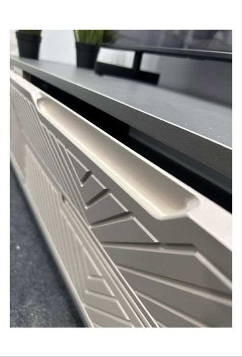 Продам тумбу под телевизор