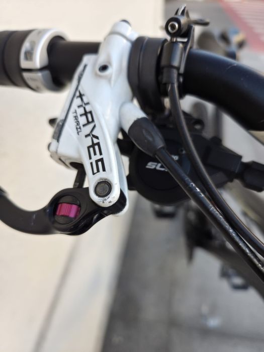 Bicicleta full suspension