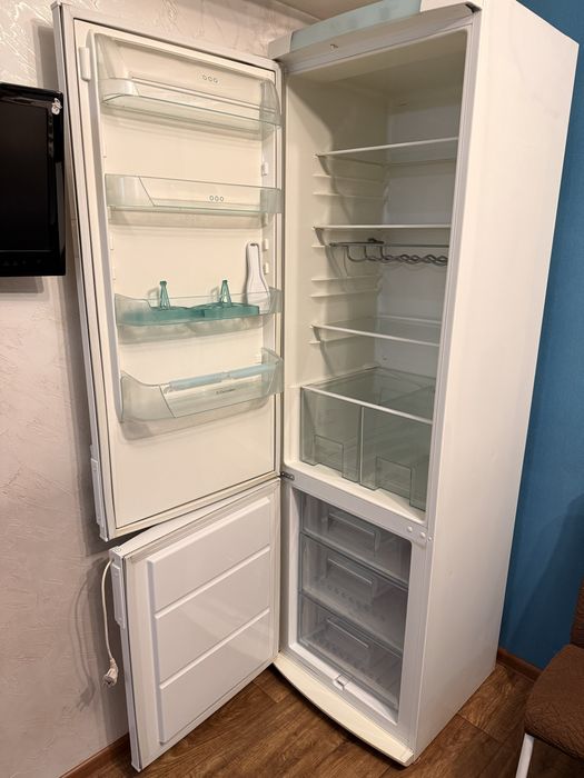 Холодильник Electrolux