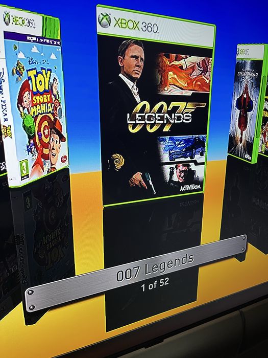 Xbox 360 – Consolă + 2 controllere + 52 jocuri + Kinect