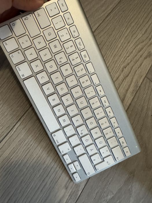 Tastatura apple bluetooth