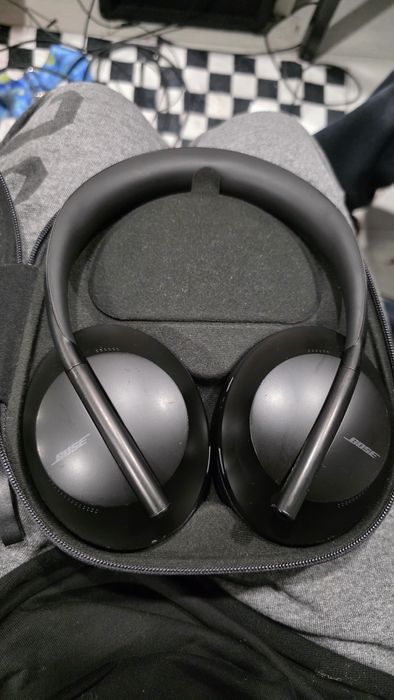 Bose 700 наушники