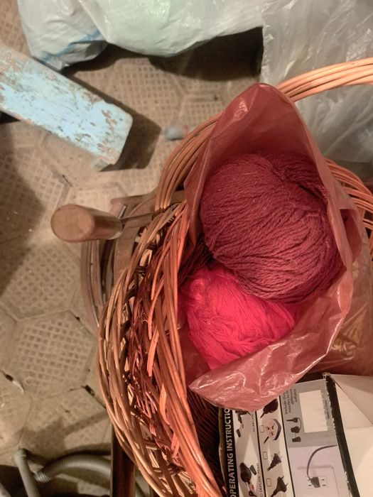 Пряжа в большом количестве