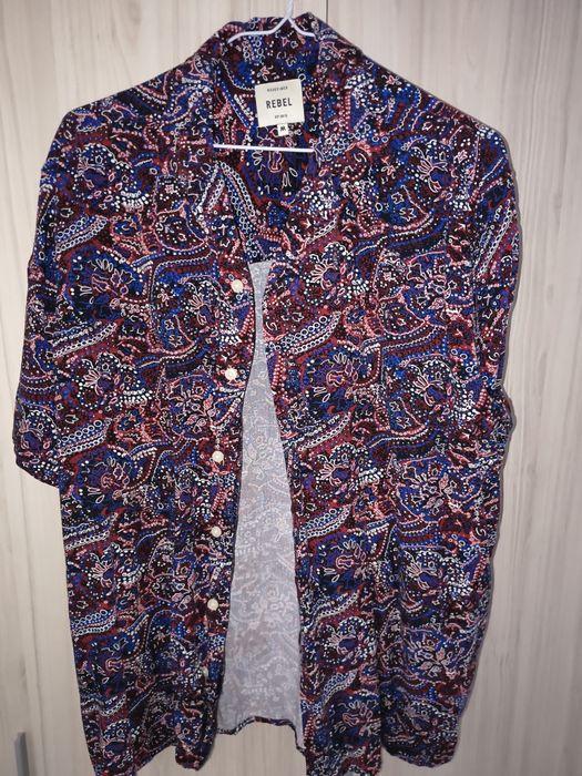 Vânzare cămăși, sacou, trening Under armount, pantaloni scurți  Zara, Massimo Dutti, cavaliere, Kevin Klein, Armani. mărimea S-M.