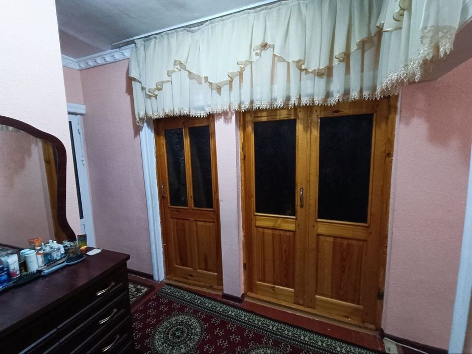 Dom(kvartira) sotiladi (2 xona)