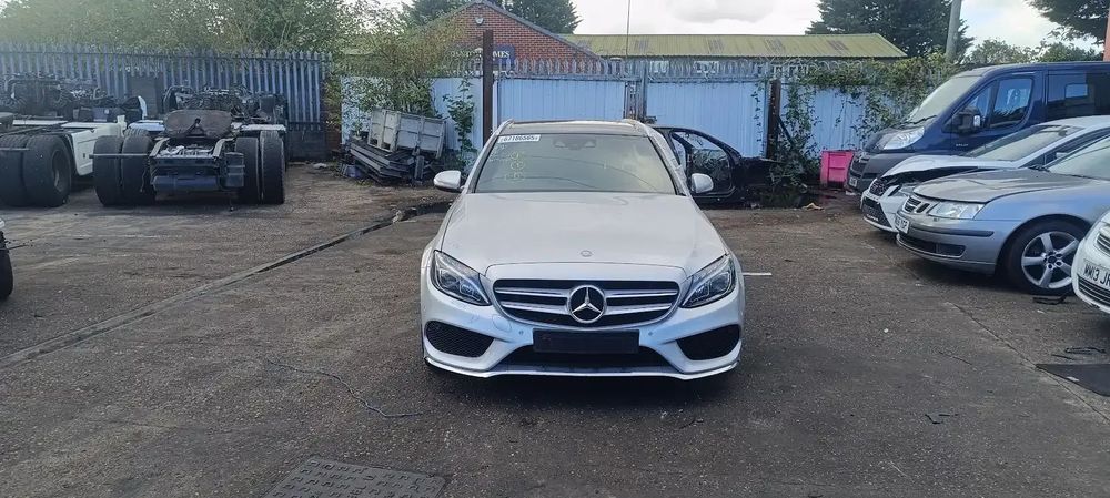 Dezmembrari / Dezmembrez Mercedes C250 2.2 D651921 cutie viteze automată cod culoare 775 (Argintiu iridium - vopsea metalizată)