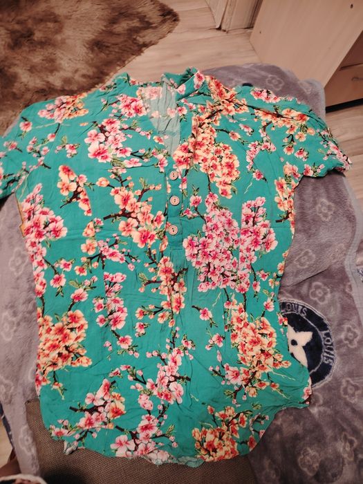 Платья и блузки женские