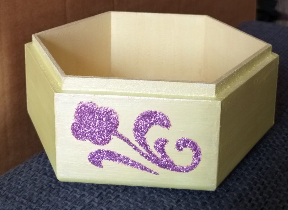 Кутия за бижута с техника декупаж