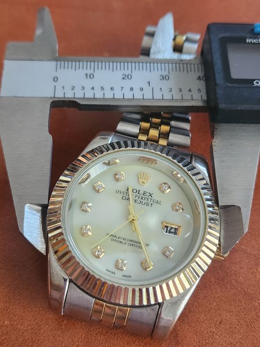 Ceas bărbătesc, mecanism quartz.