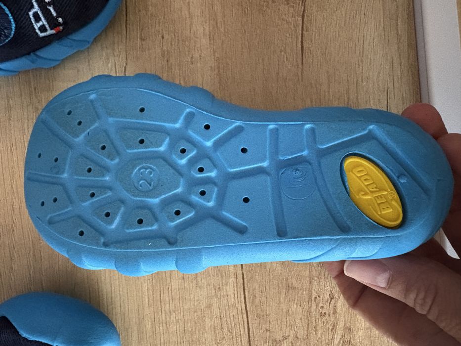 Детски пантофи за момче