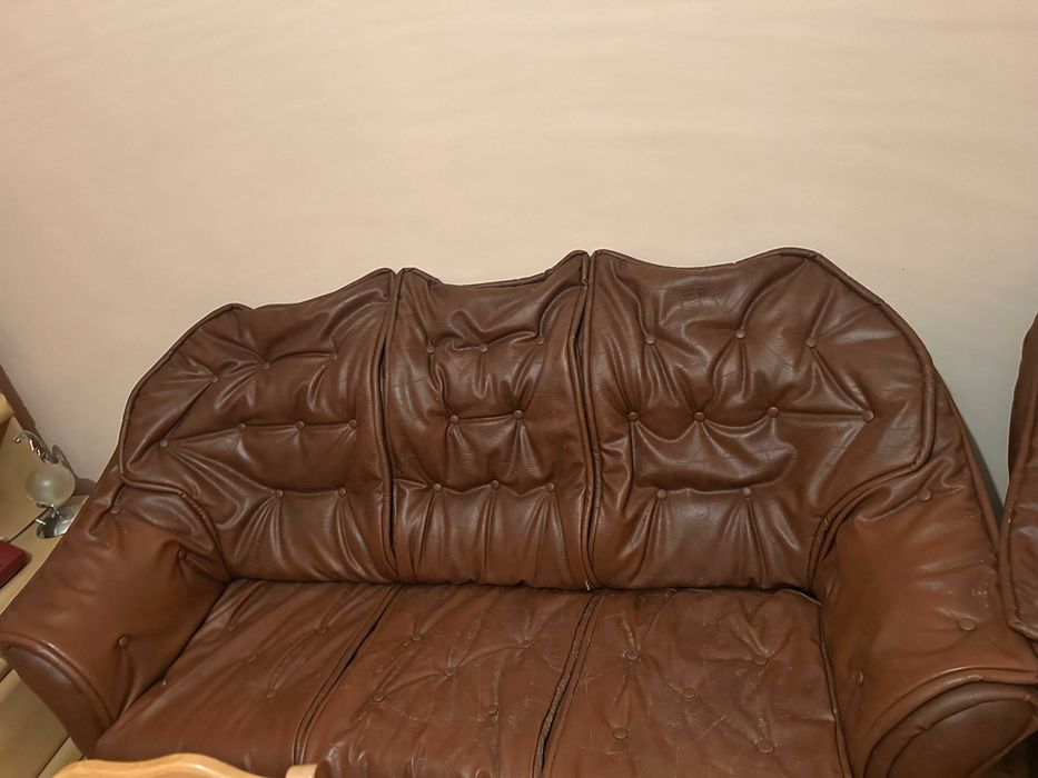 Vand canapea extensibila cu 2 fotolii model deosebit