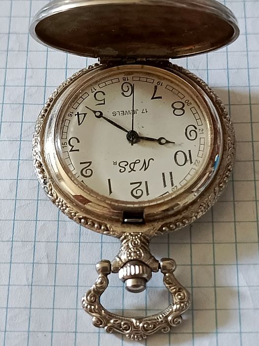 Продам разные монеты и часы карманные